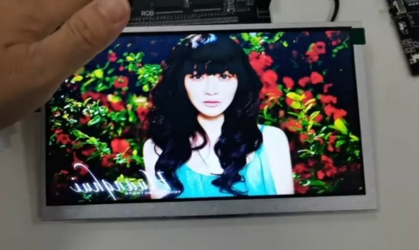 Alasan kenapa pelanggan ing sektor industri lan medis luwih cenderung milih TN LCD?